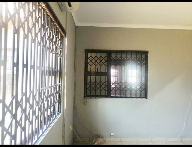 300M² BUSINESS CENTRE FOR SALE IN MAGNA VIA INDUSTRIAL